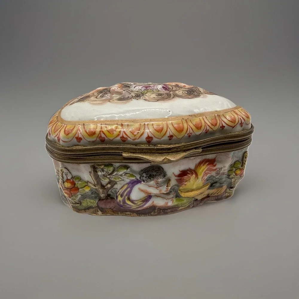 Antique Capodimonte Porcelain Hinged Trinket Jewelry Box Hand Painted Cherubs